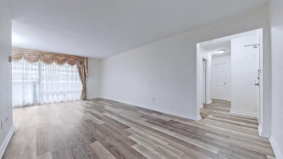 2 bedroom condo unit for rent in East York 5