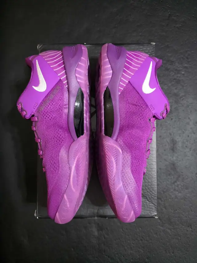 Kobe 8 EYBL size 8 in Men's Shoes in Mississauga / Peel Region - Image 5