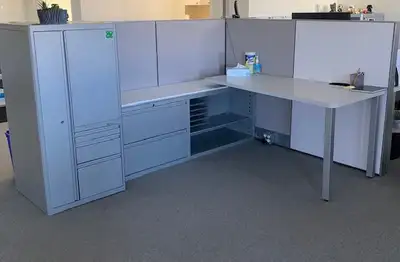 Used Knoll Workstation 72"x72", View more