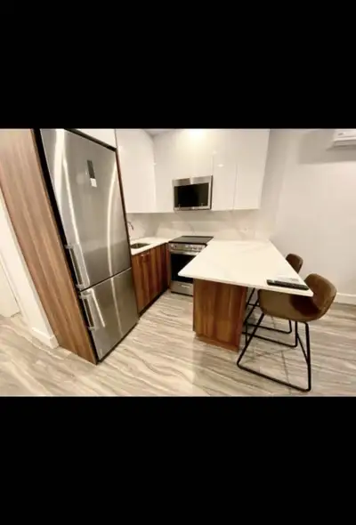 Studio Plateau Mont Royal - disponible 1er aout - 1300$