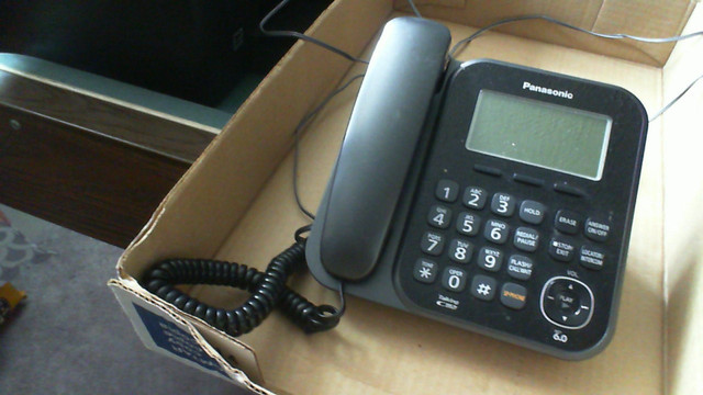 Home phone with answering machine in Home Phones & Answering Machines in Dartmouth