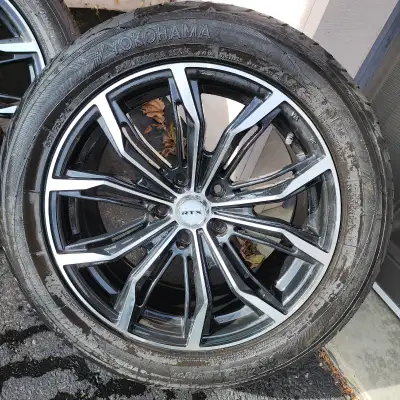 Mag 18" RTX en excellent état avec pneu d'été Yokohama presque neuf, roulé seulement 1 été (4500km)...