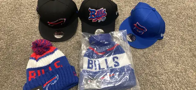 Buffalo Bills Hats in Men's in Oakville / Halton Region - Image 2