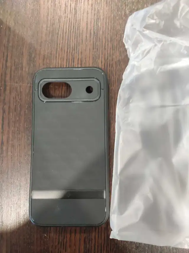 caseology parallax case for pixel 8a and Spigen case in Cell Phone Accessories in St. Catharines - Image 2