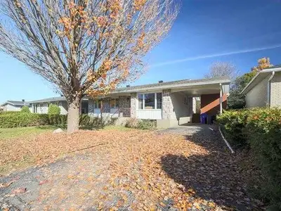 Large Duplex house at 120 Blvd.Riel Hull for sale by owner, well maintained duplex now fully rented...