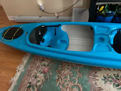 This is a used Pelican 136T kayak, perfect for paddling with a friend! It is in good condition and r...