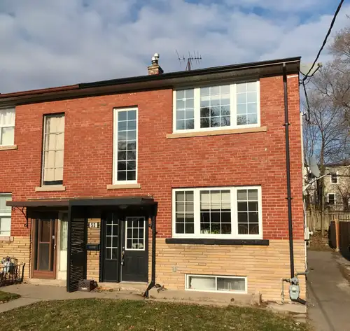 Spacious 2 bedroom unit on upper floor of triplex. Nice neighbourhood close to Leslieville and Littl...