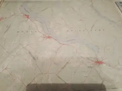 Très belle carte Topographique du lac Témisquata à 1/50,000 qui mesure 25.5 po. x 30 po. Prix : 8.00...
