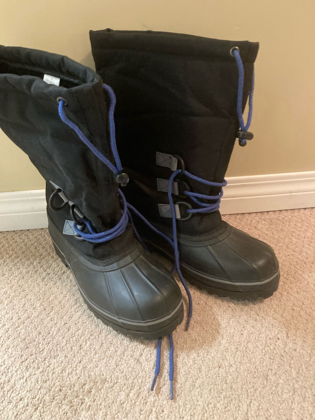 MEC winter boots  in Women's - Shoes in Strathcona County
