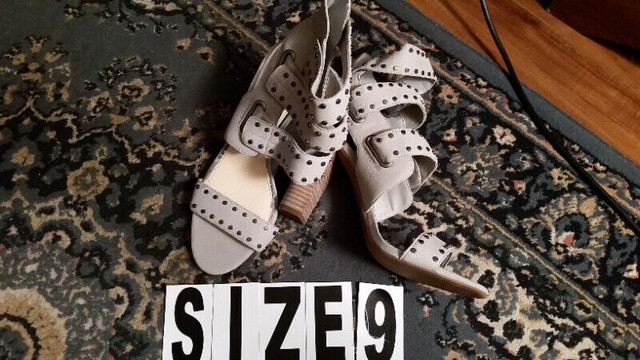 New, never worn shoes SIZE 9 $20 in Women's - Shoes in Moncton