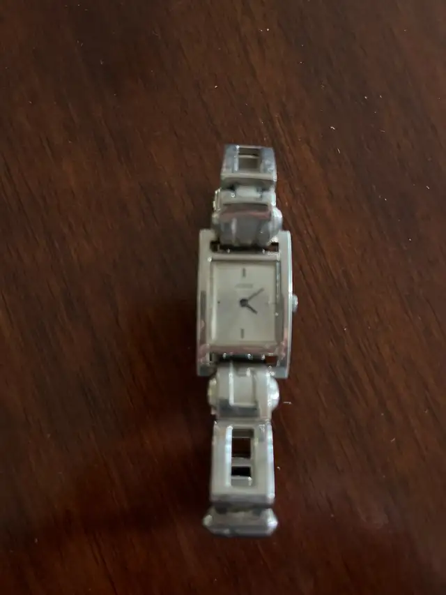Silver Guess Watch in Jewellery & Watches in St. Catharines - Image 4