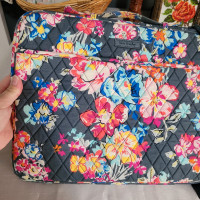 Beautiful Vera Bradley Quilted Zippered Laptop Tablet Books etc.