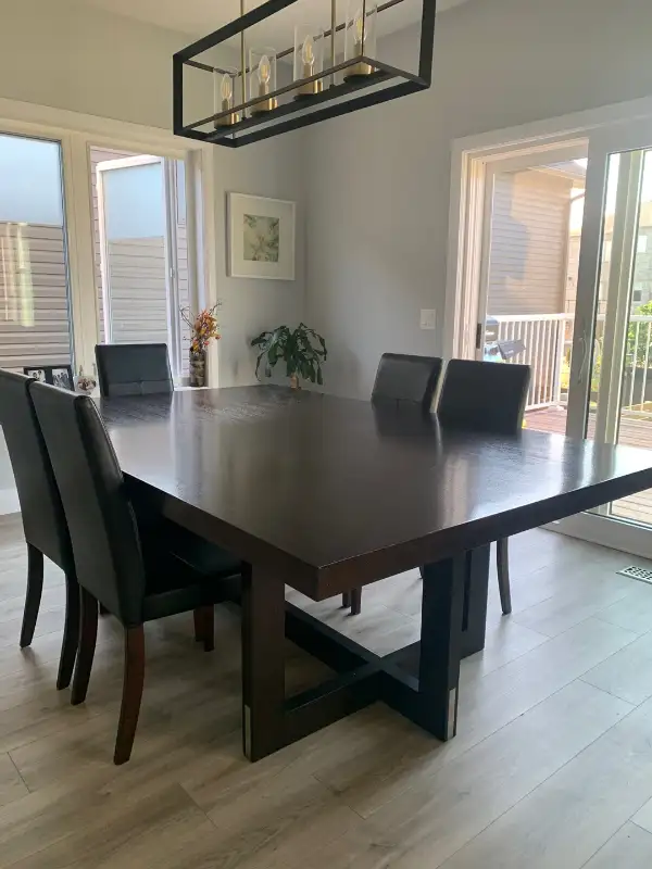 Gorgeous Dining Table in Dining Tables & Sets in Kingston - Image 8