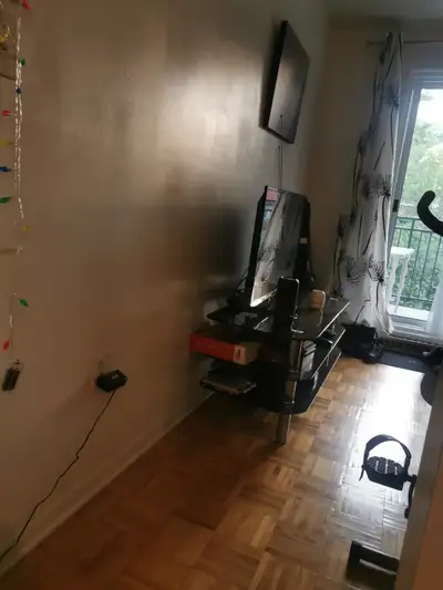 Short term-  Furnished 41/2 for rent June 27 to Aug 7 @1300$/mth