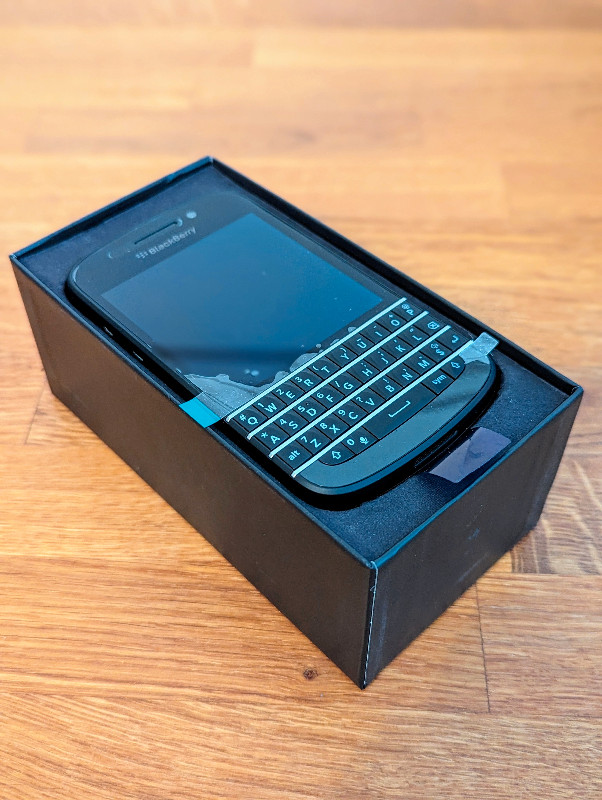 BlackBerry Q10 (New in box) in Cell Phones in Hamilton - Image 3