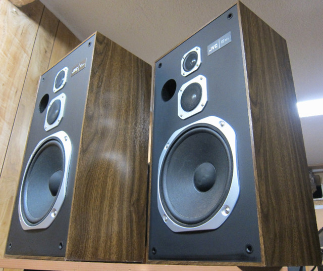 JVC SK-101 3-WAY SPEAKERS * GREAT CLEAN SOUND * MADE IN CANADA in Speakers in Ottawa