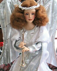 Large Franklin Mint Heirloom Doll, The Heralding ,new