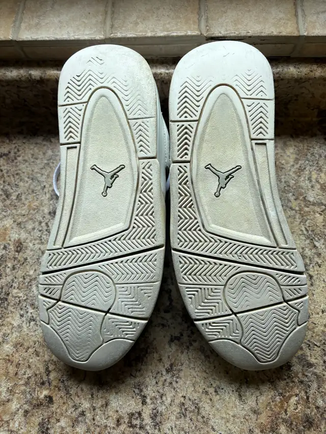 Jordan 4 Pure Money in Men's Shoes in Nanaimo - Image 6
