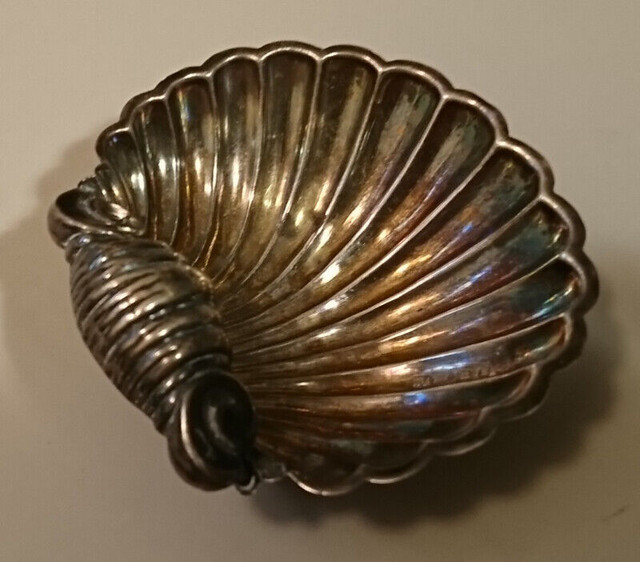 Antique William Adams England Silver Plate Clam Shell Mini Dish in Arts & Collectibles in Oshawa / Durham Region - Image 3