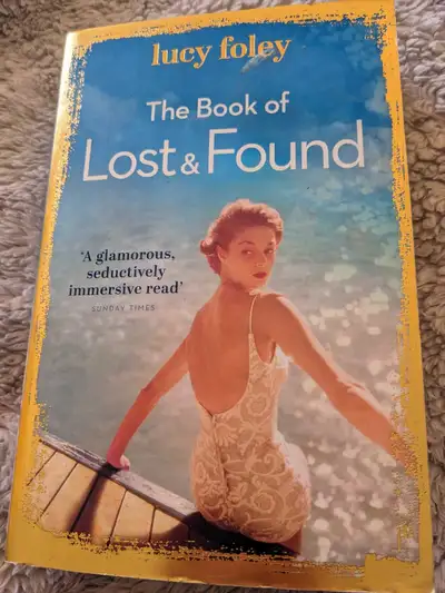 A sweeping and heartrending debut about love and loss, identity and memory, which fans of Kate Morto...