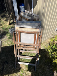 5 chaises de patio en teck