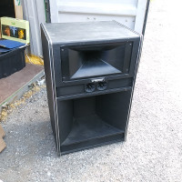HUGE Traynor AMP SPEAKER sound system for audio OR music
