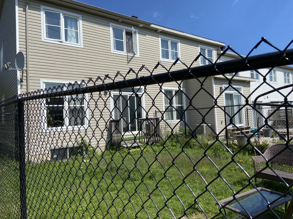 Townhome for Rent / Kanata Lake, 127 Battersea Crescent, K2T 0C6 2
