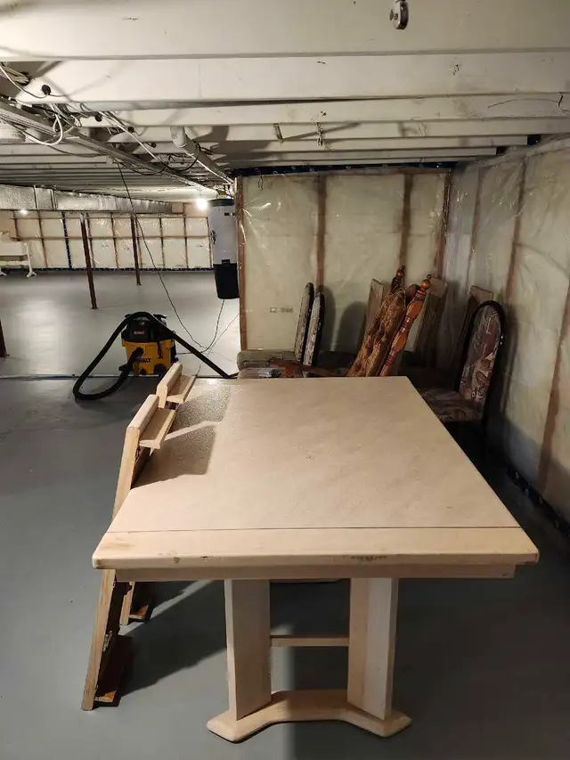 Table and chair's in Dining Tables & Sets in Kingston - Image 2