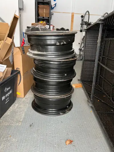 These were the rims on our 2020 RAV4 Hybrid. So according to wheel-size.com: https://www.wheel-size....