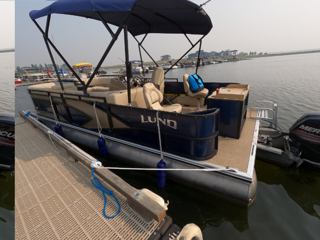 2017 LUND PONTOON 22 FT BOAT in Arts & Collectibles in Calgary - Image 2