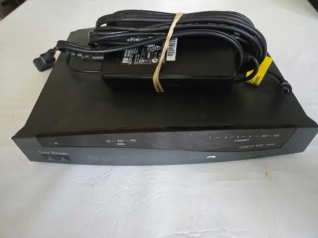Cisco 837 Router in Networking in City of Toronto - Image 2