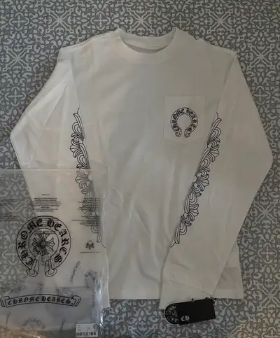CHROME HEARTS HORSE SHOE LONG SLEEVE ‼️NEGOTIABLE‼️, View more