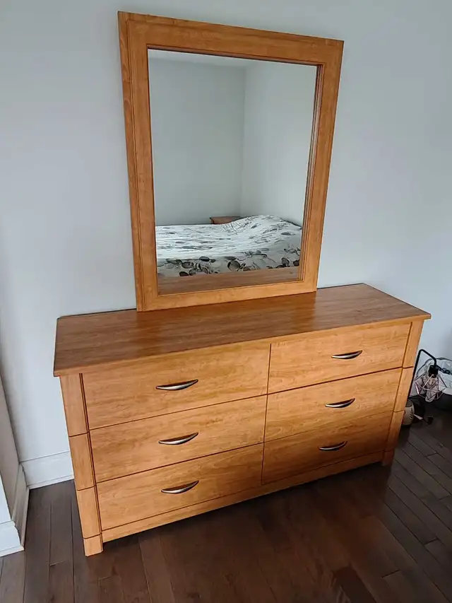 Ensemble chambre a coucher in Dressers & Wardrobes in Longueuil / South Shore - Image 3