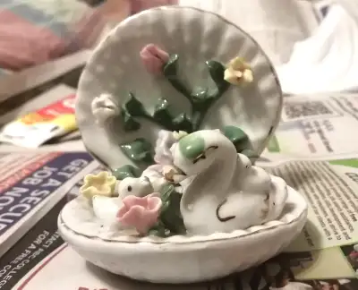 VINTAGE CHINESE PORCELAIN FIGURINE GOOSE AND BABY GOOSES IN CLAM, View more