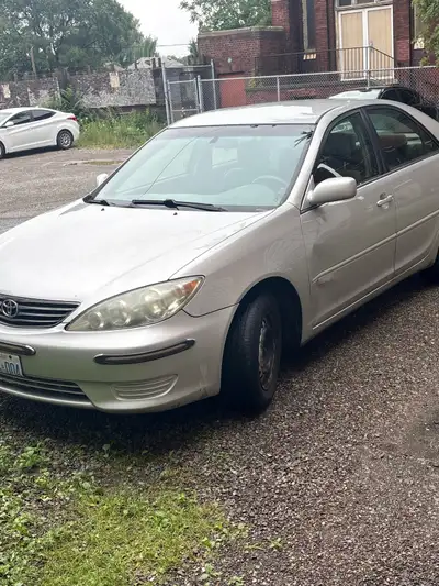 400k 2005 reliable car still drives great . Car is selling as is