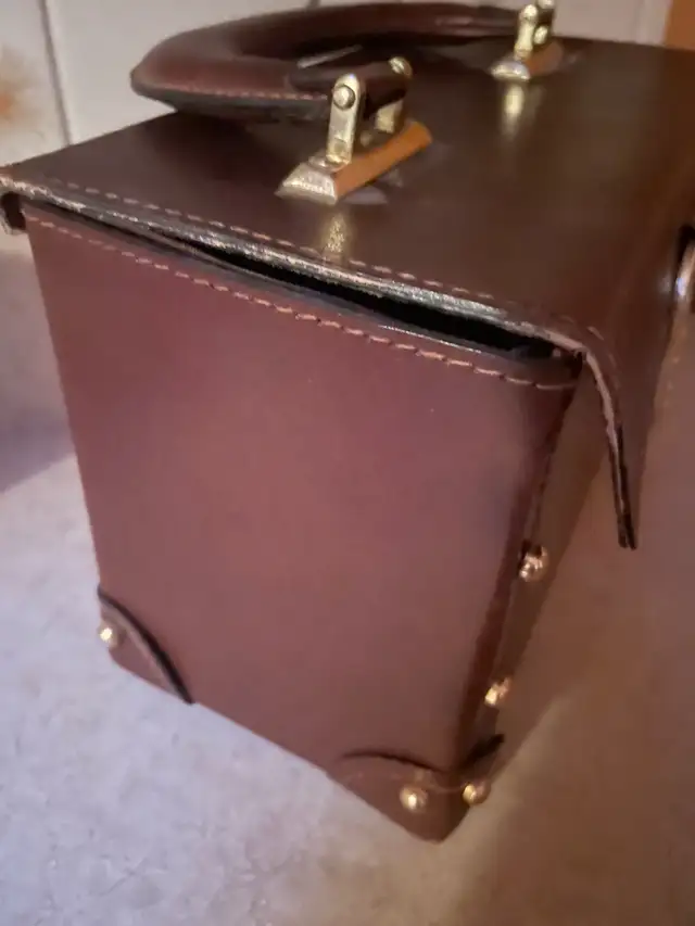 Leather Train Case62863283865601122