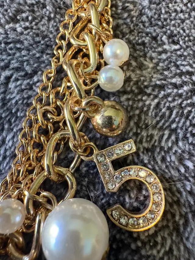 CHANEL (imitation) charm bracelet, like new63782627002241121