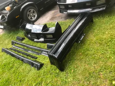 1991-1992 CAMARO z28 ••••COMPLETE SET OF GROUND FXs *** FRONT BUMPER WITH PARK LIGHTS ,IROC GRILL an...