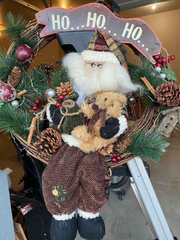 Santa Holiday Wreath with lights in Holiday, Event & Seasonal in Regina