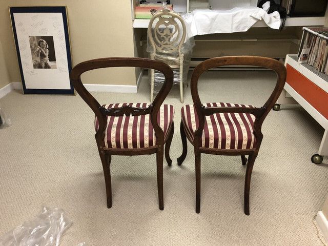 Two antique side chairs in Chairs & Recliners in City of Toronto - Image 2