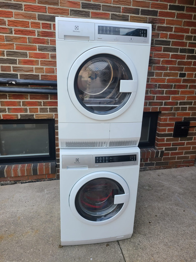 Almost new Electrolux “24” washer and VENTLESS dryer | Washers & Dryers |  Mississauga / Peel Region | Kijiji