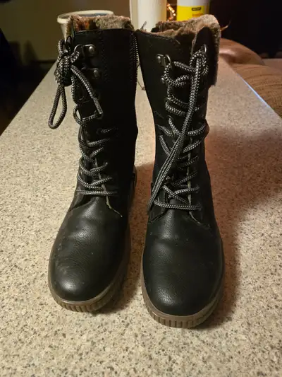 Winter boots, View more