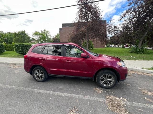 2012 Hyundai Santa Fe Limited AWD – Great Shape — photo 5