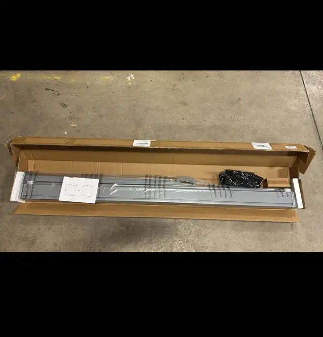 Retractable Side Awning 118" x 63",Outdoor Privacy Screen Foldin in Patio & Garden Furniture in Hamilton - Image 9