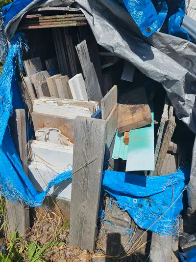 Entwistle- free scrap wood and pallets , View more
