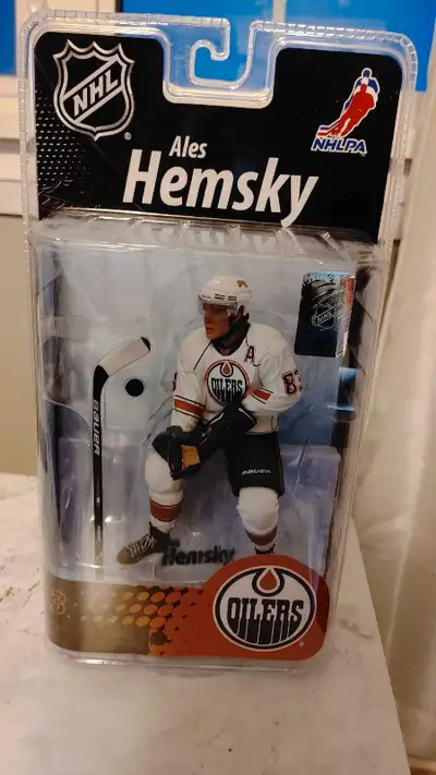 White Jersey Ales Hemsky Edmonton Oilers NHL Figure McFarlane 2010. Please see photos for condition....