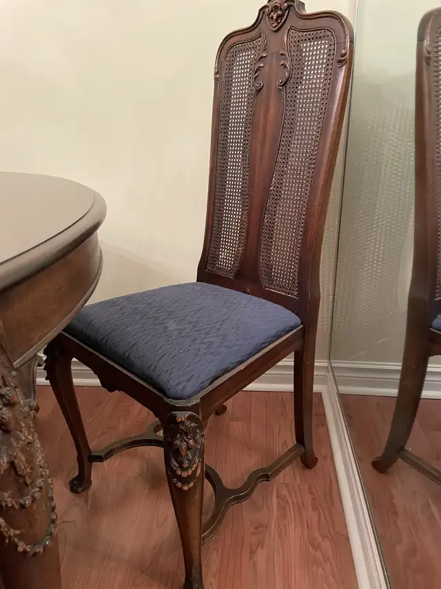 Antique mahogany dining room table with chairs in Dining Tables & Sets in City of Toronto - Image 6