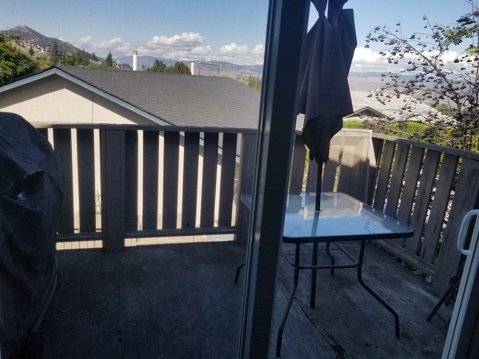 2 Bedroom Furnished Suite in Sahali available November 1 4