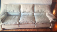 Italian leather sofa /Sofa a 3 places en cuir