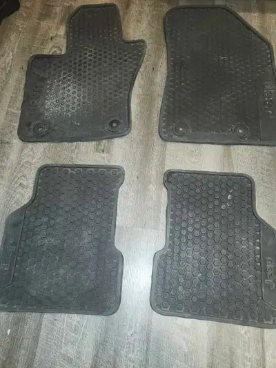 Euc jeep mats